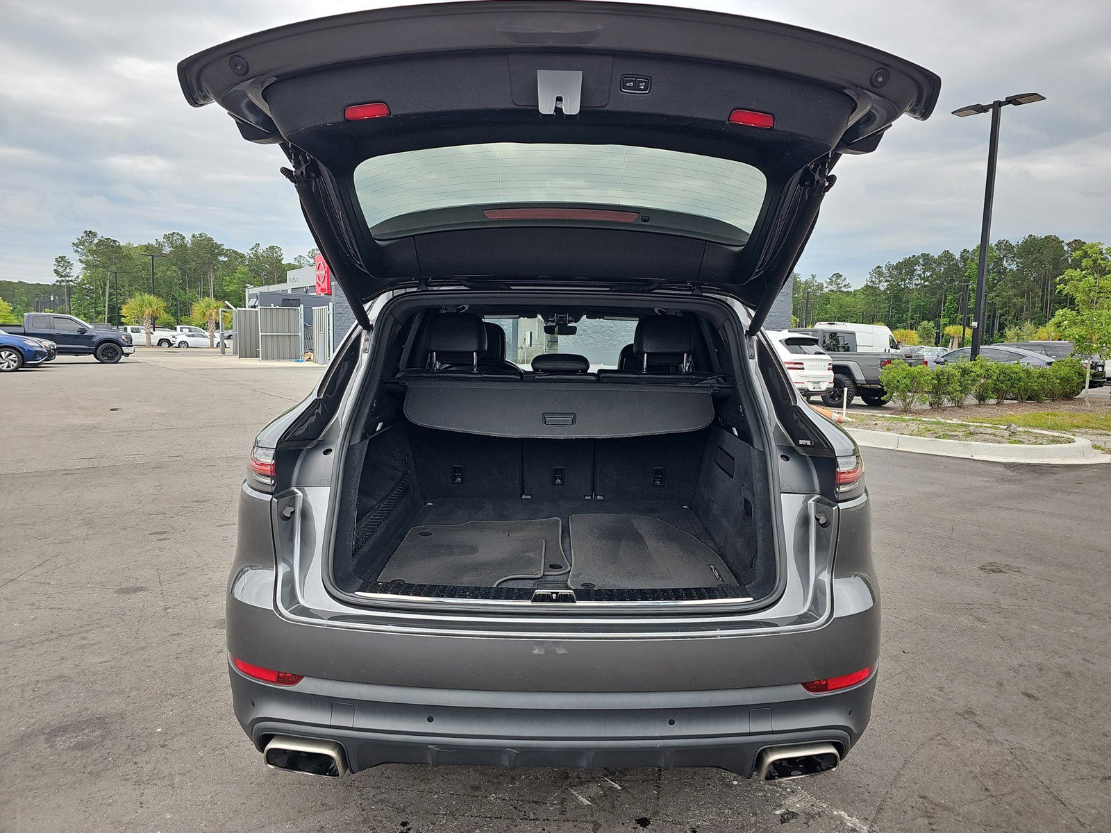 Used 2020 Porsche Cayenne AWD/4WD image 14