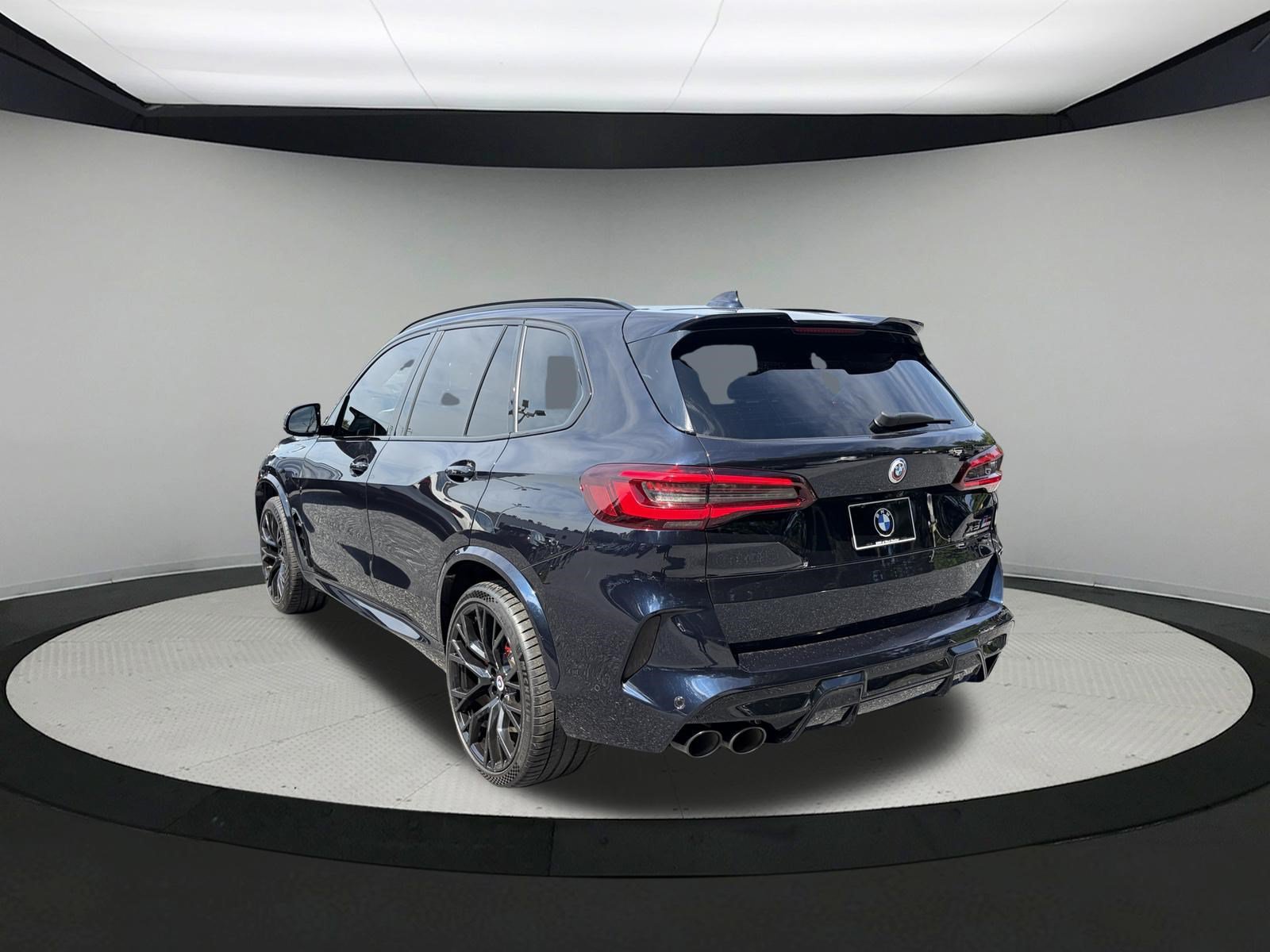 Used 2023 BMW X5 M w/ Competition Package AWD/4WD image 5