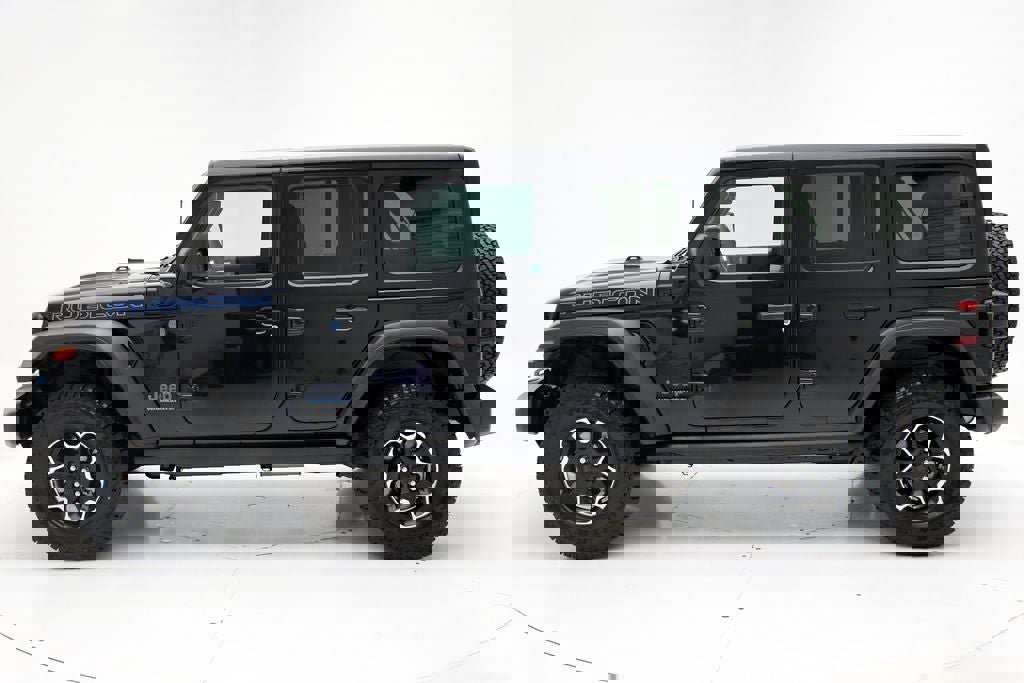 Used 2023 Jeep Wrangler Unlimited Rubicon 4xe w/ Cold Weather Group AWD/4WD image 6