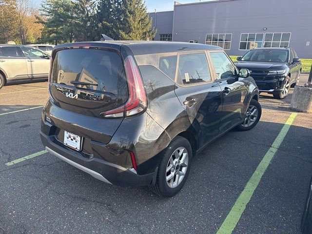 Used 2023 Kia Soul LX w/ LX Technology Package image 4