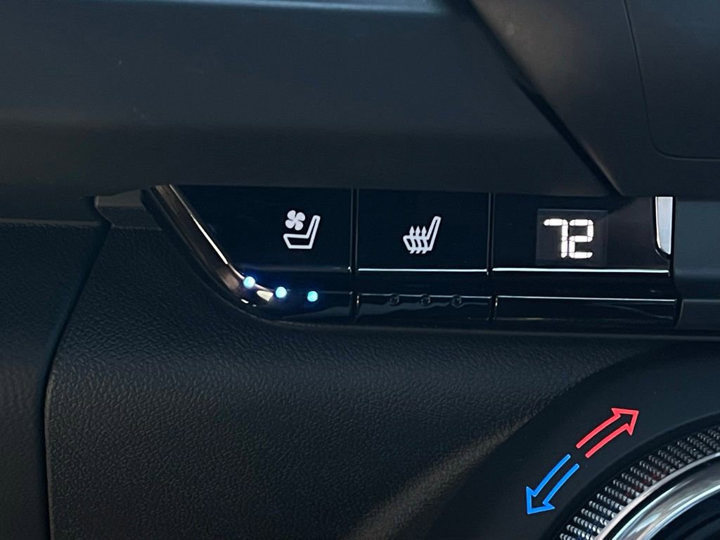 Used 2020 Chevrolet Camaro LT w/ RS Package RWD image 5