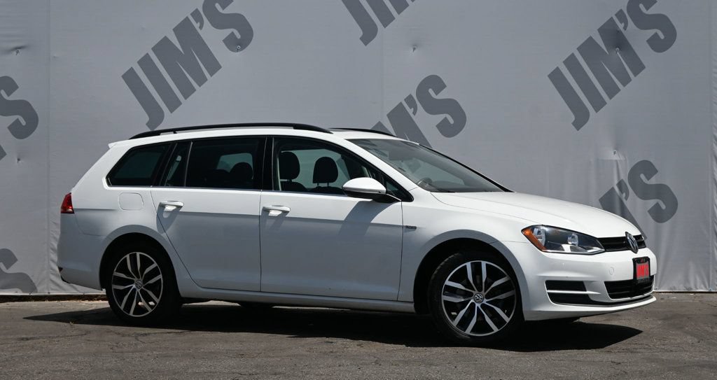 Used 2016 Volkswagen Golf S FWD image 3