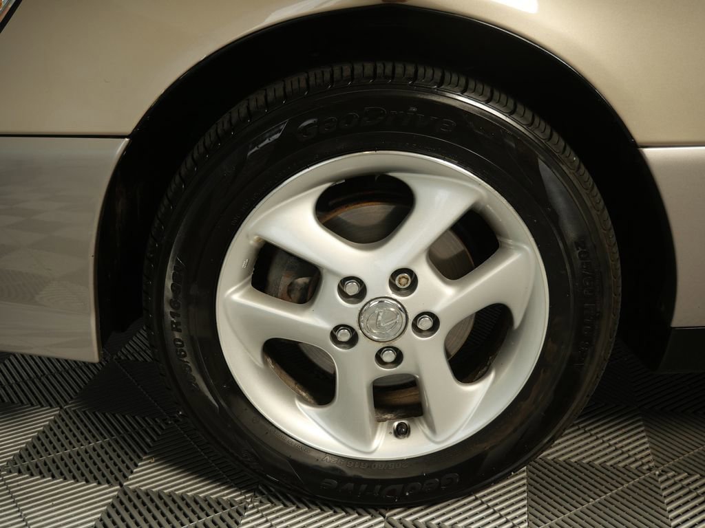 Used 2001 Lexus ES 330 FWD image 10