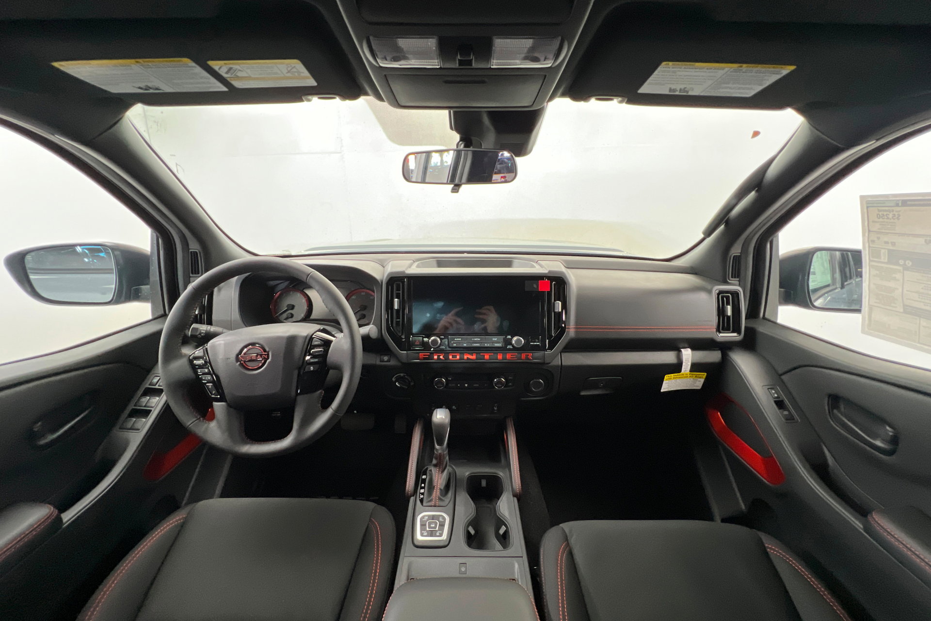 New 2026 Nissan Frontier PRO-4X w/ Pro-4x Convenience Package image 9