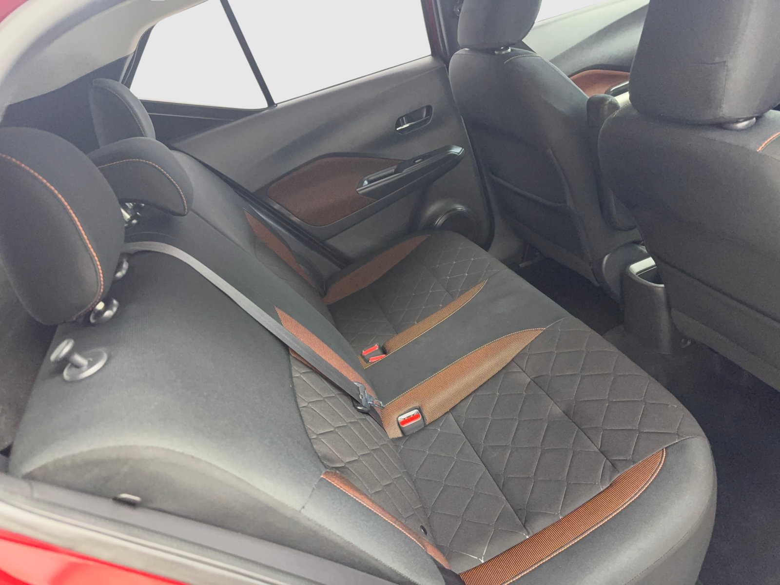 Used 2019 Nissan Kicks SR w/ Exterior Package FWD image 39