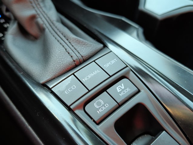 Used 2025 Toyota Camry SE FWD image 18