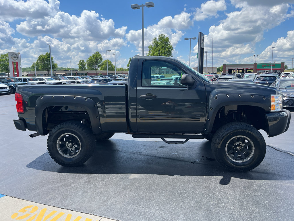 Used 2009 Chevrolet Silverado 1500 LT AWD/4WD image 6