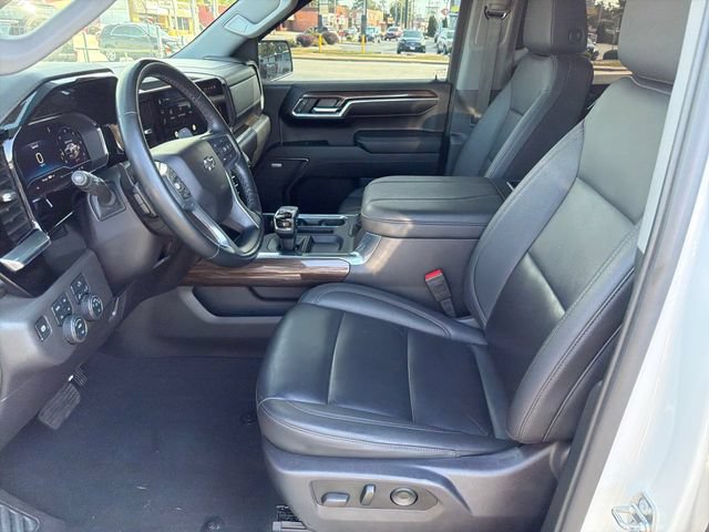 Used 2024 Chevrolet Silverado 1500 LT Trail Boss w/ Convenience Package II AWD/4WD image 10