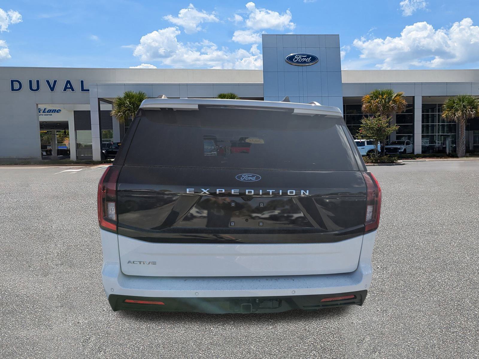New 2025 Ford Expedition Active image 5