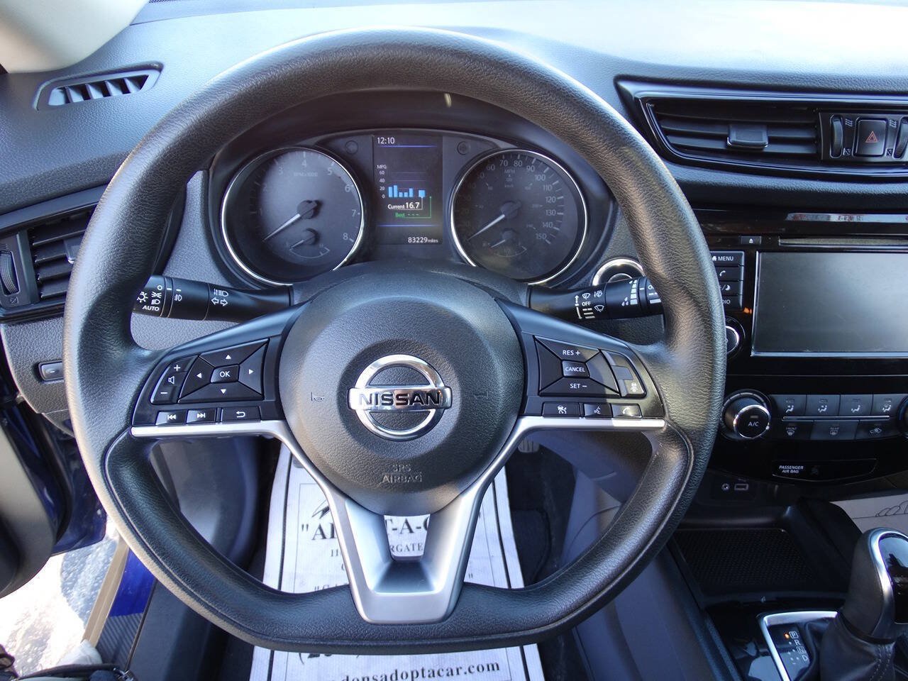 Used 2020 Nissan Rogue AWD w/ SV Moonroof Package image 17