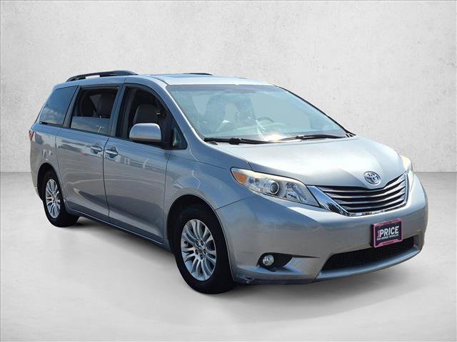 Used 2015 Toyota Sienna XLE FWD video 3