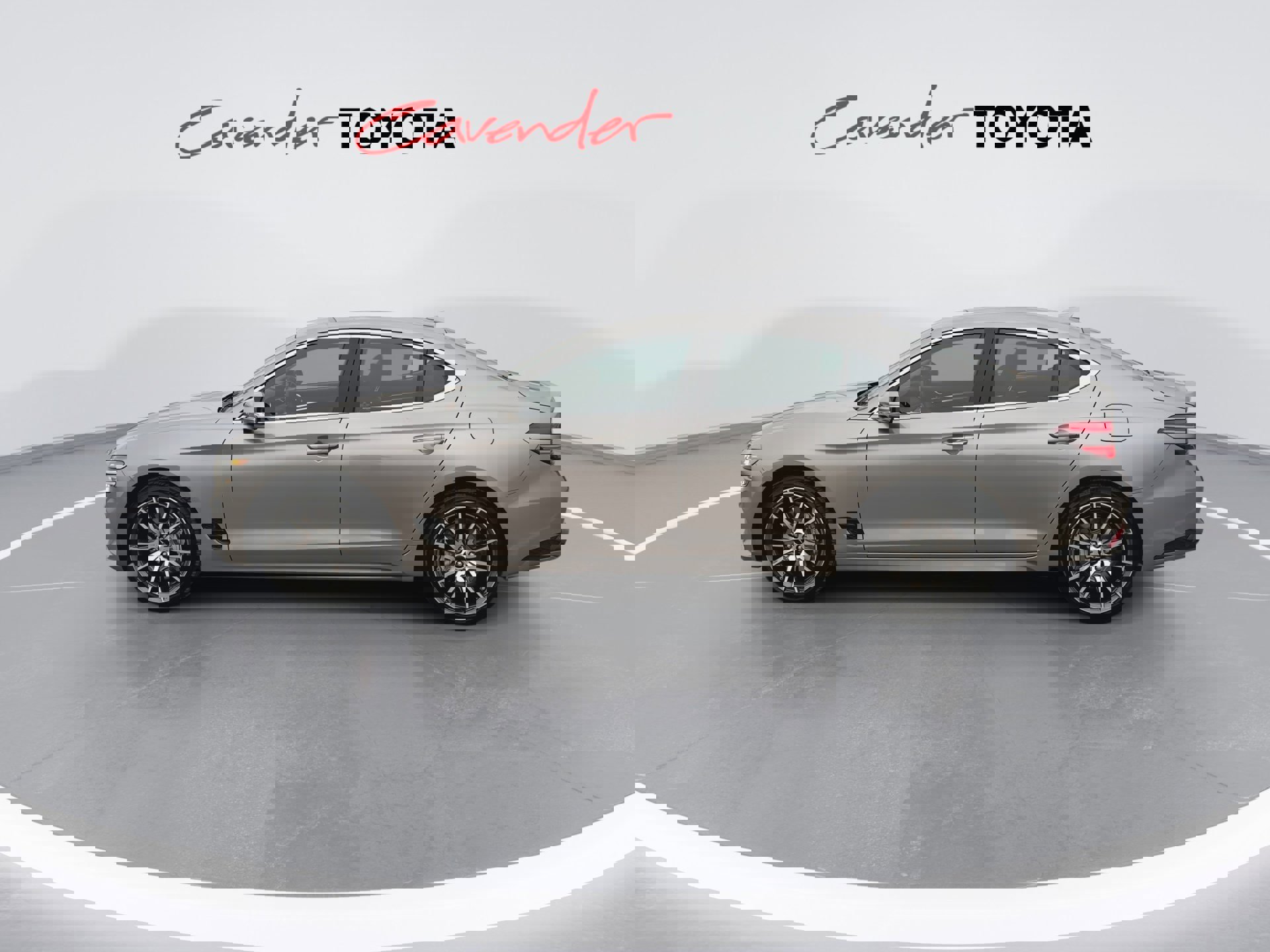 Used 2025 Genesis G70 2.5T image 5