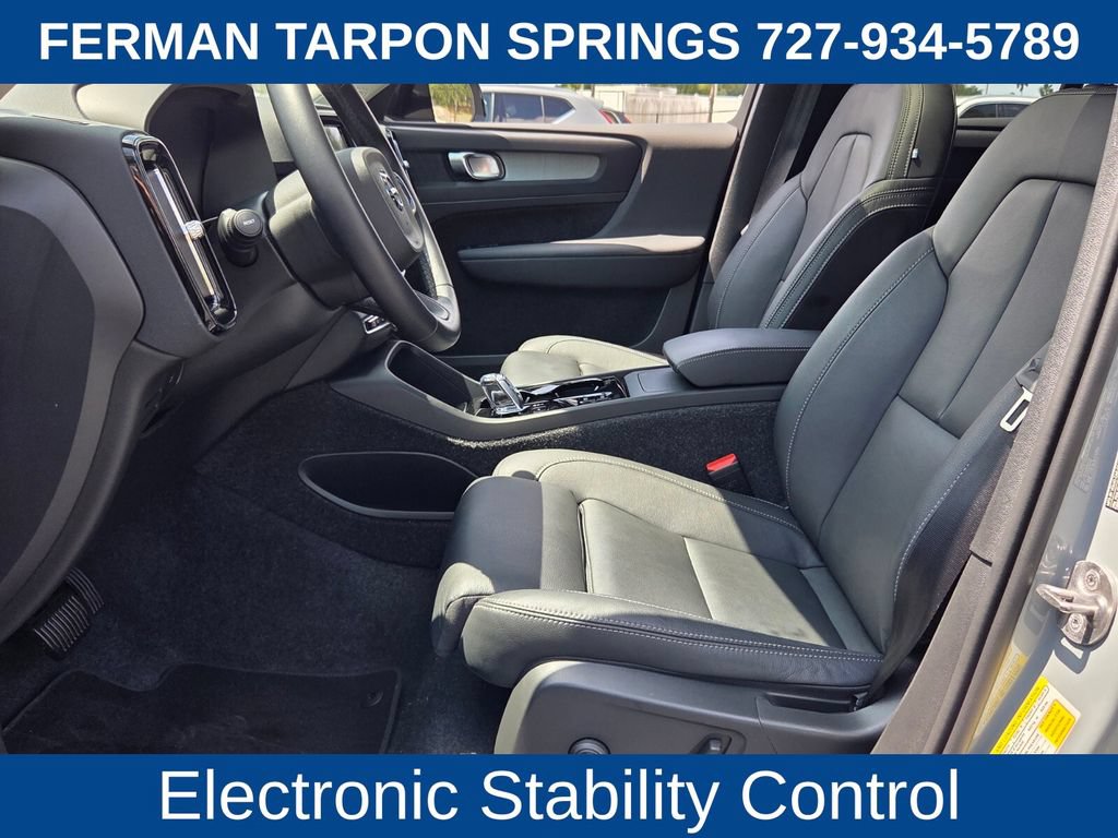 Certified 2026 Volvo XC40 B5 Plus AWD/4WD image 14