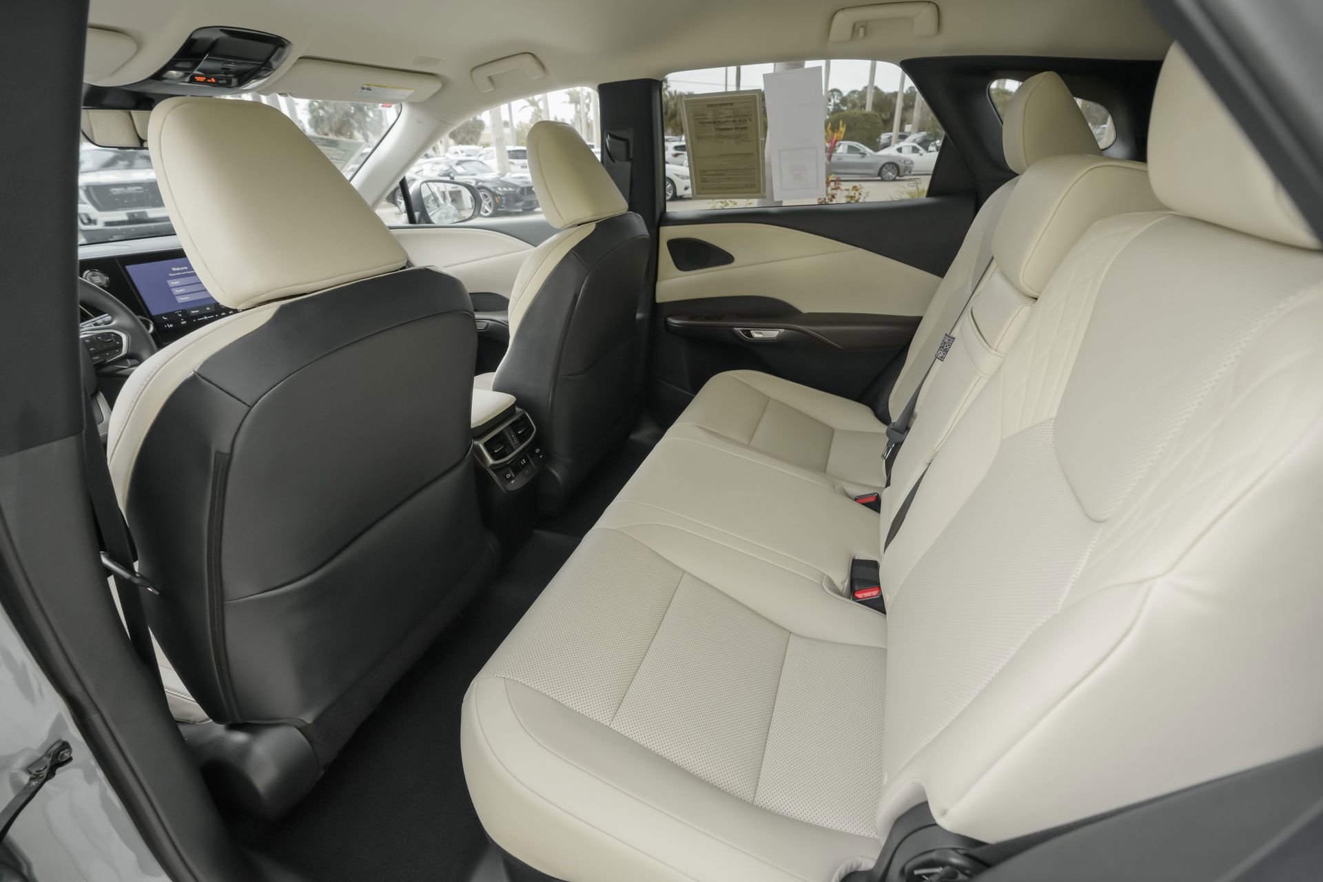 Used 2024 Lexus RX 350 FWD w/ Technology Package image 34