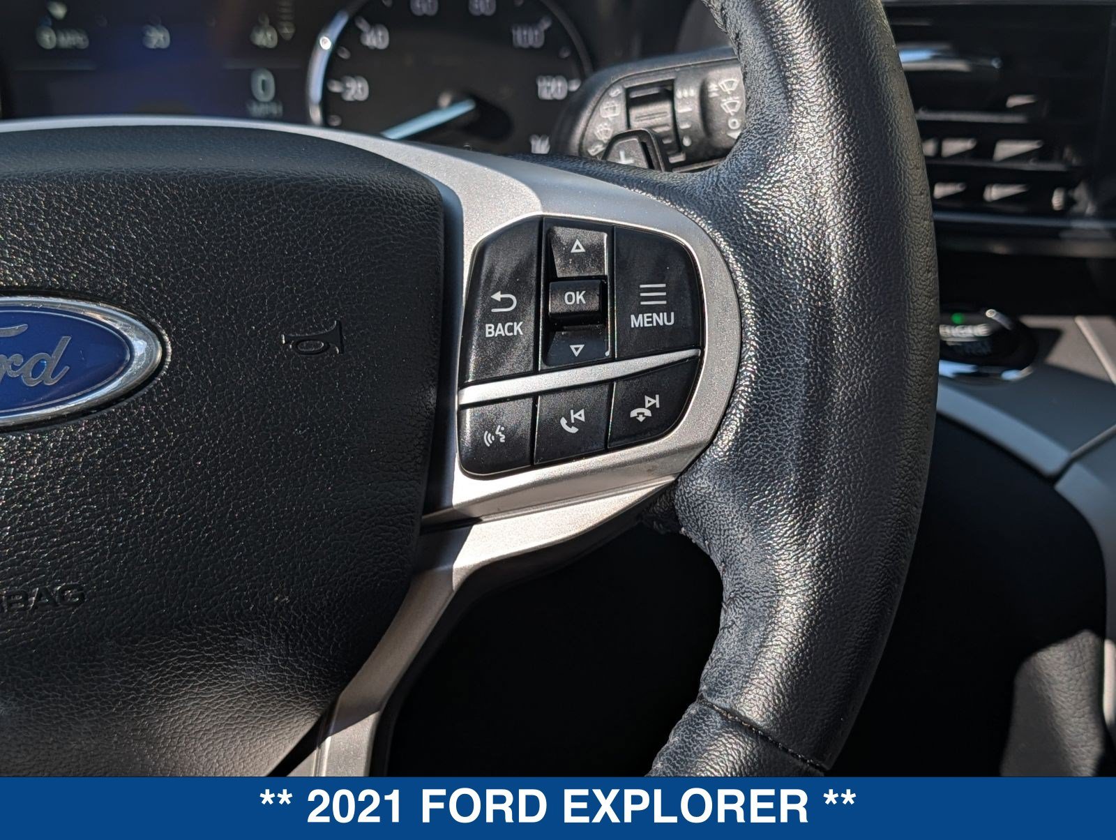Certified 2021 Ford Explorer XLT w/ Equipment Group 202A AWD/4WD image 28