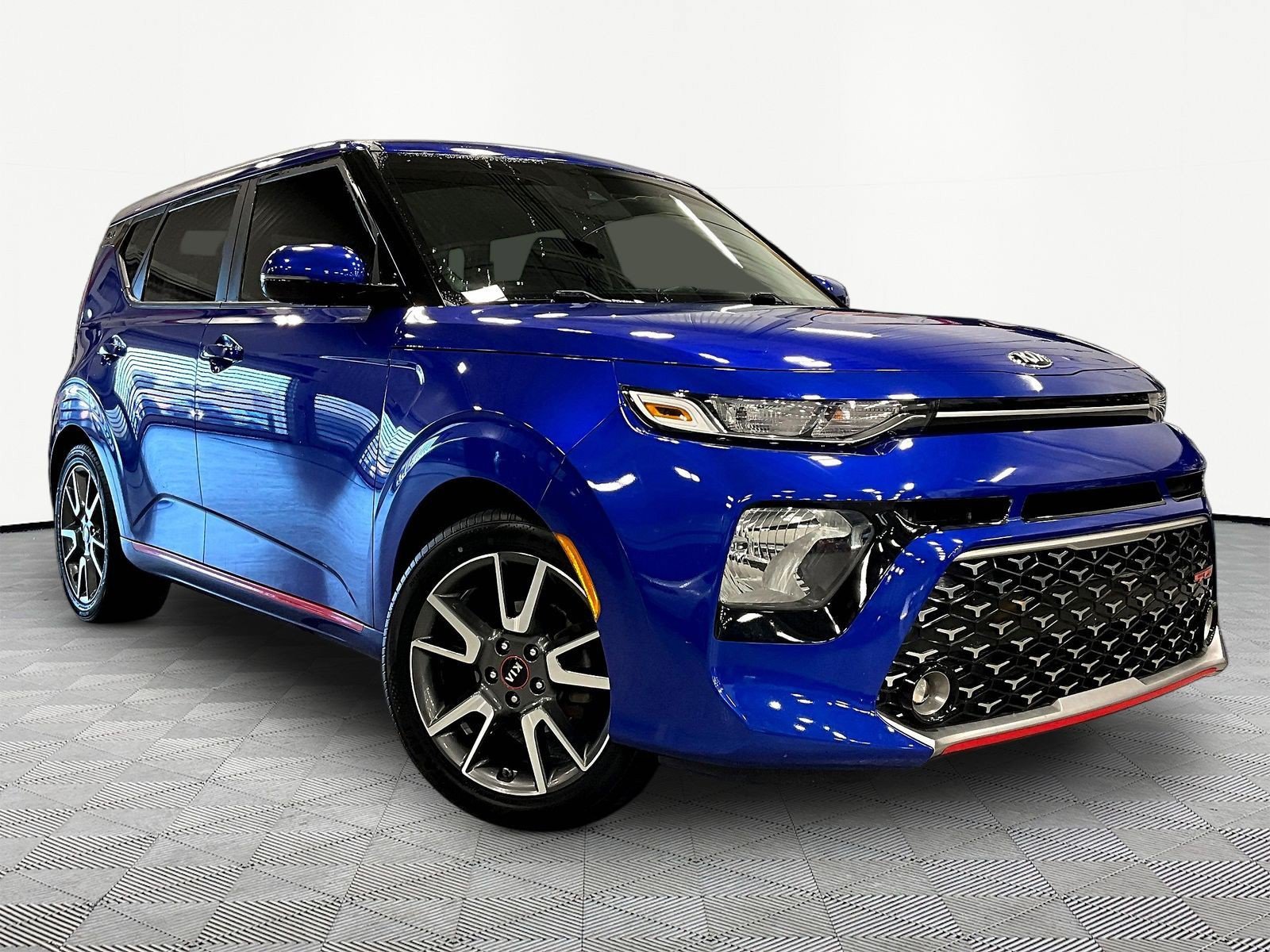 Used 2020 Kia Soul GT-Line w/ GT 2.0L Power Sunroof Package FWD image 3