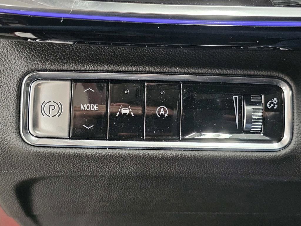 Used 2024 Buick Envision Preferred AWD/4WD image 36