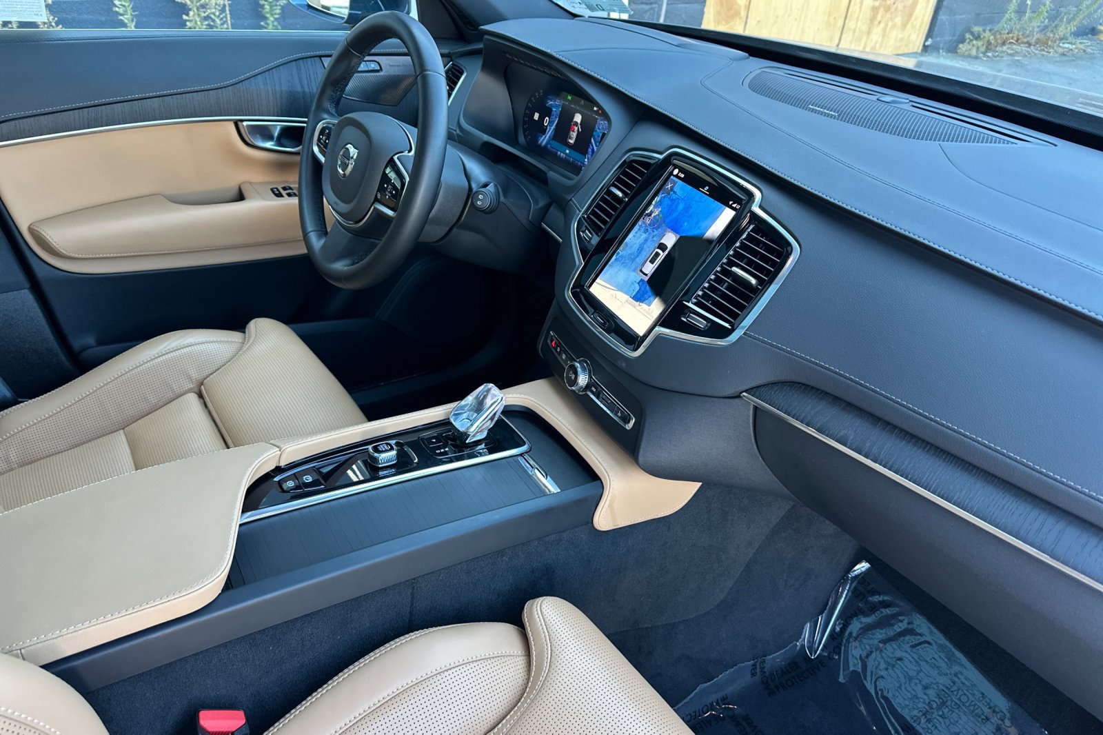Certified 2024 Volvo XC90 T8 Ultimate w/ Protection Package AWD/4WD image 19
