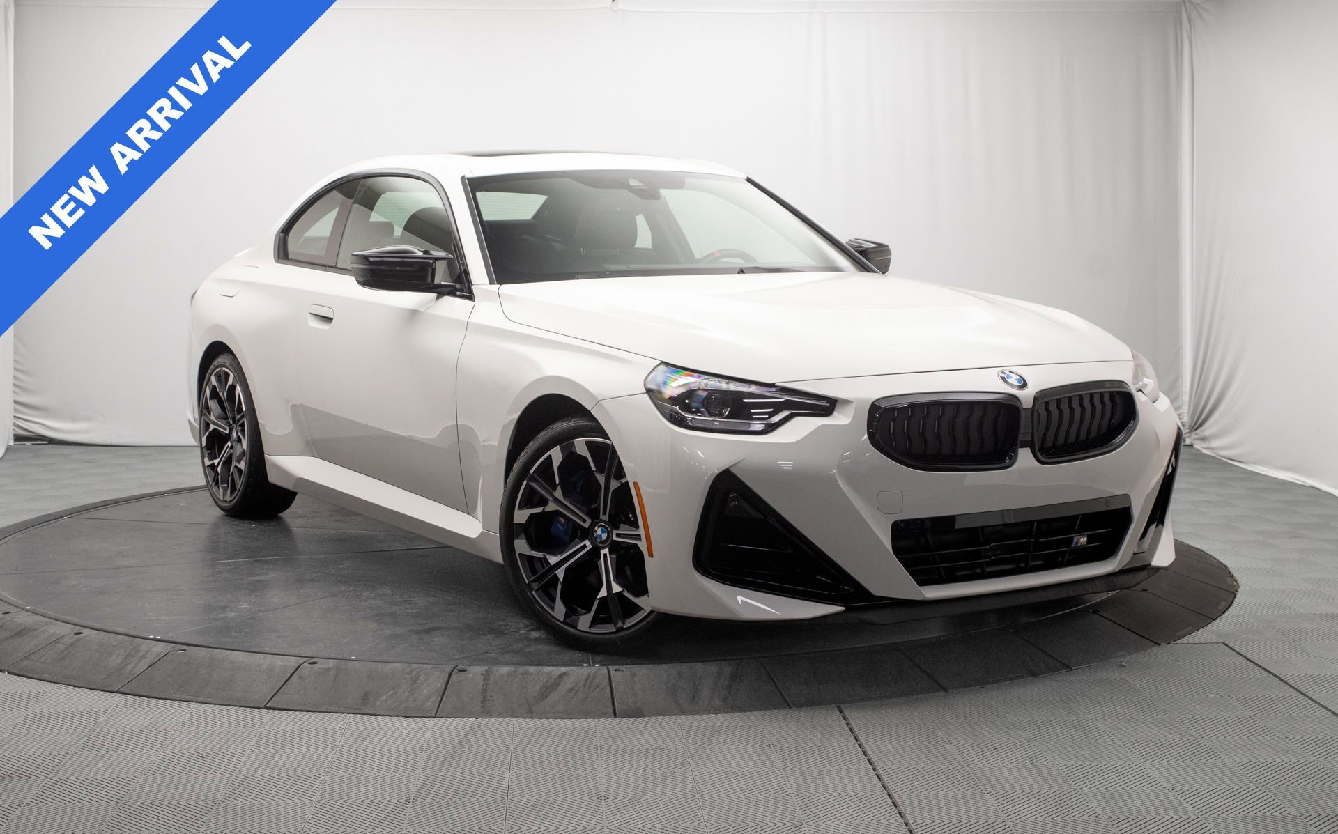 Used 2025 BMW M240i xDrive Coupe image 1