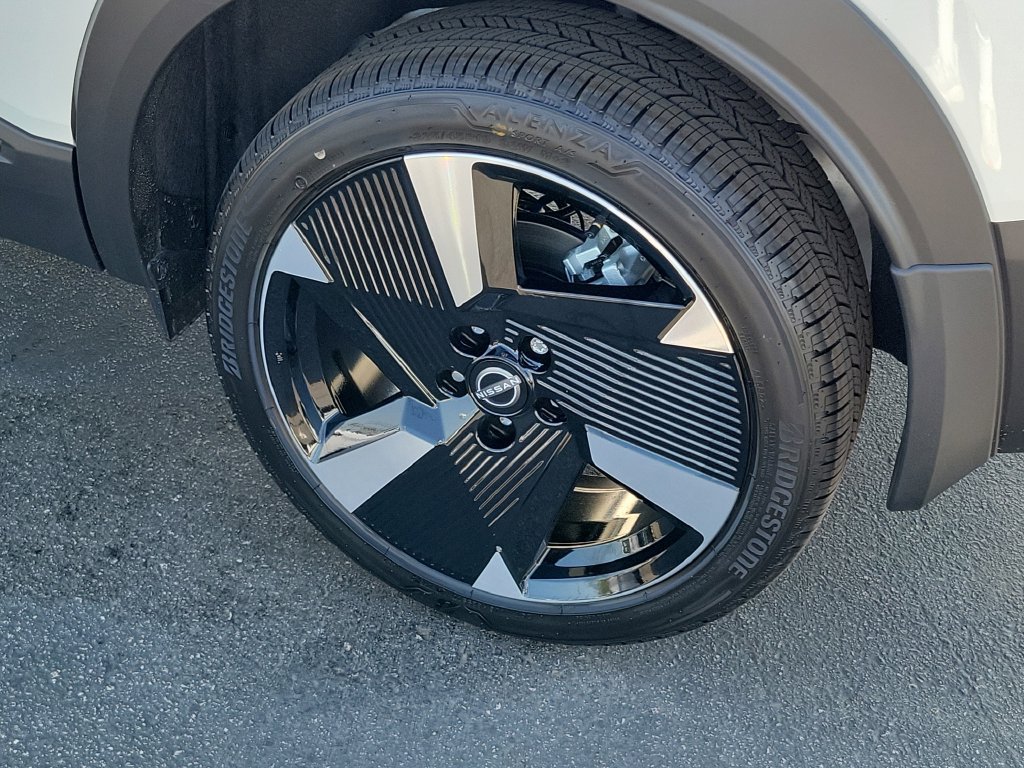 New 2026 Nissan Kicks SR FWD image 3