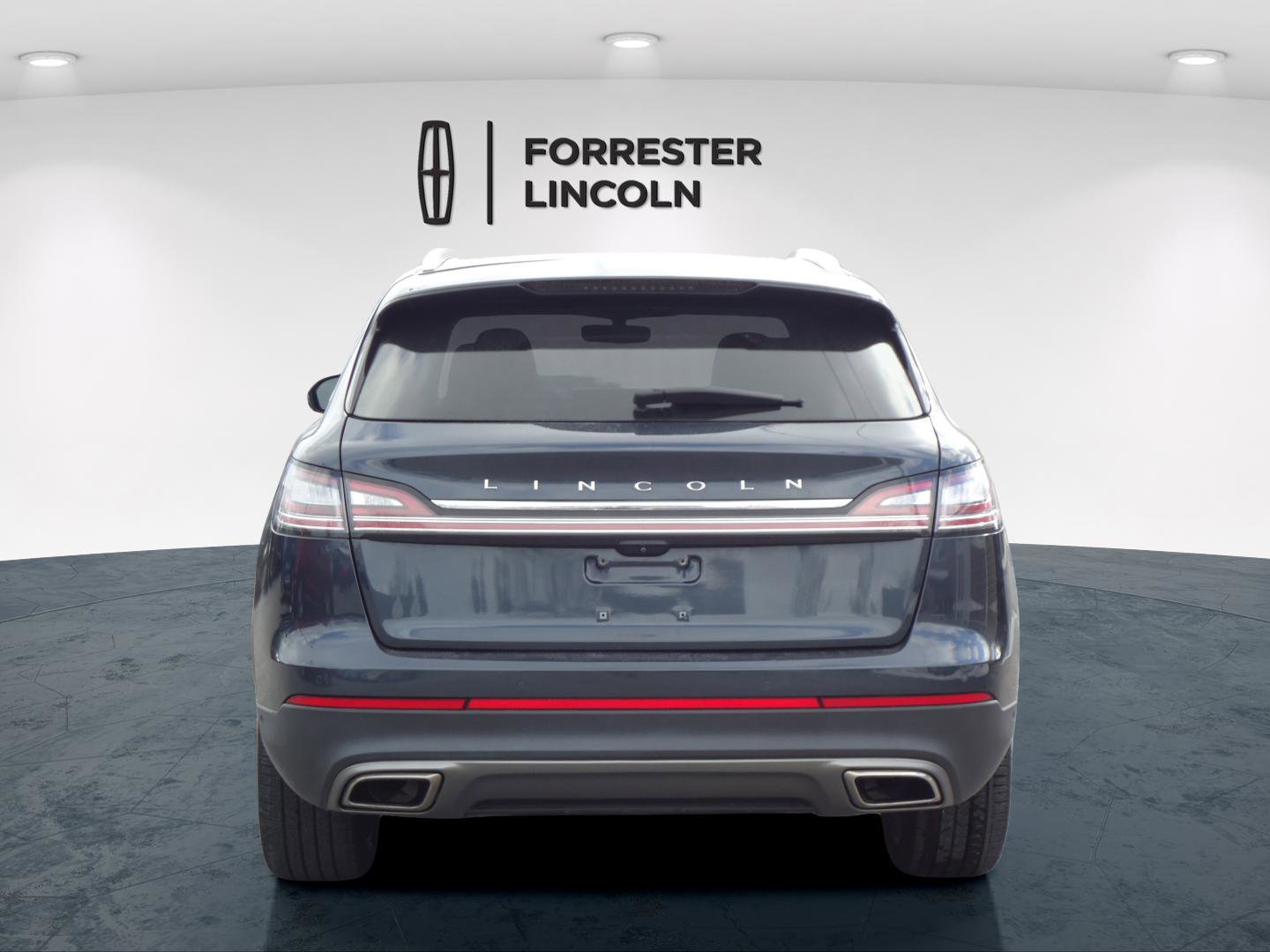 Used 2023 Lincoln Nautilus Reserve w/ Equipment Group 202A image 4