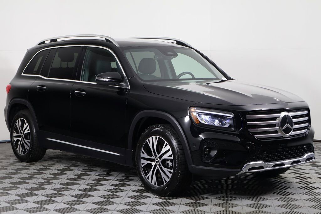 Certified 2025 Mercedes-Benz GLB 250 image 3