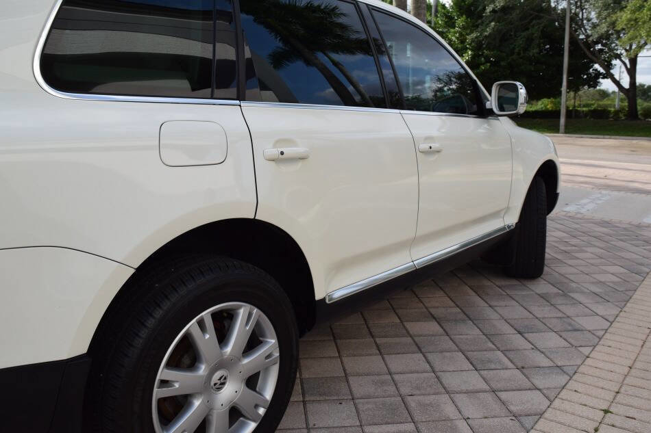 Used 2006 Volkswagen Touareg V10 TDI AWD/4WD image 24