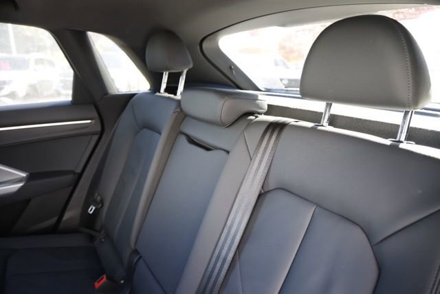 Used 2025 Audi Q3 2.0T Premium image 17