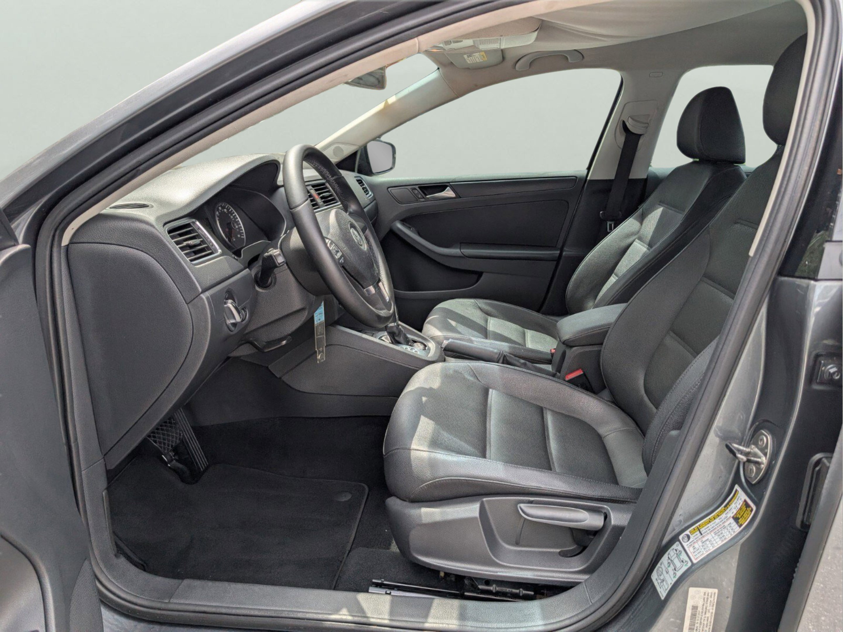 Used 2012 Volkswagen Jetta SE FWD image 29