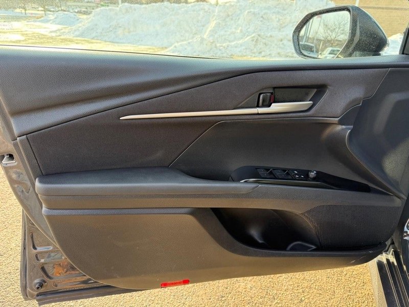 Used 2025 Toyota Camry LE image 19