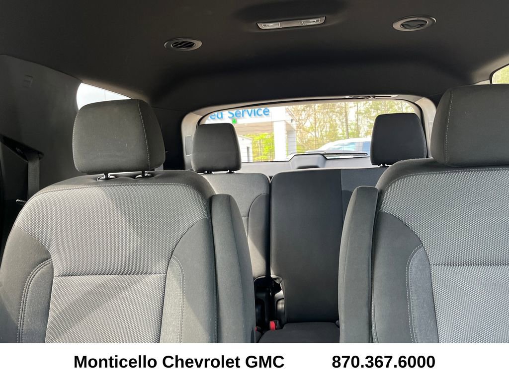 Used 2023 Chevrolet Traverse LT FWD image 23