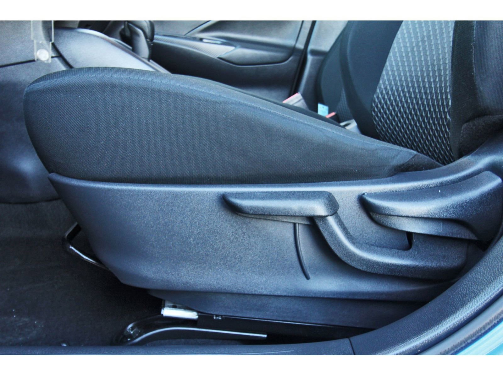 Used 2024 Nissan Versa S w/ Trunk Package image 31