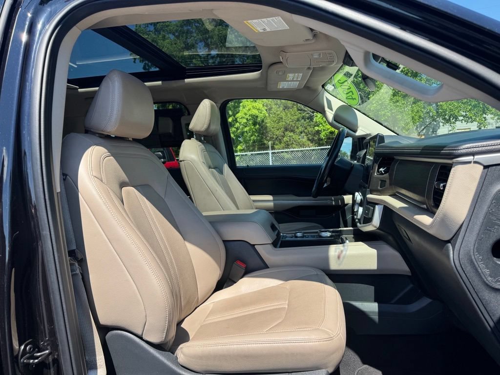 Used 2024 Ford Expedition Limited AWD/4WD image 18