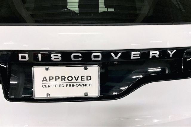 Certified 2025 Land Rover Discovery S image 7