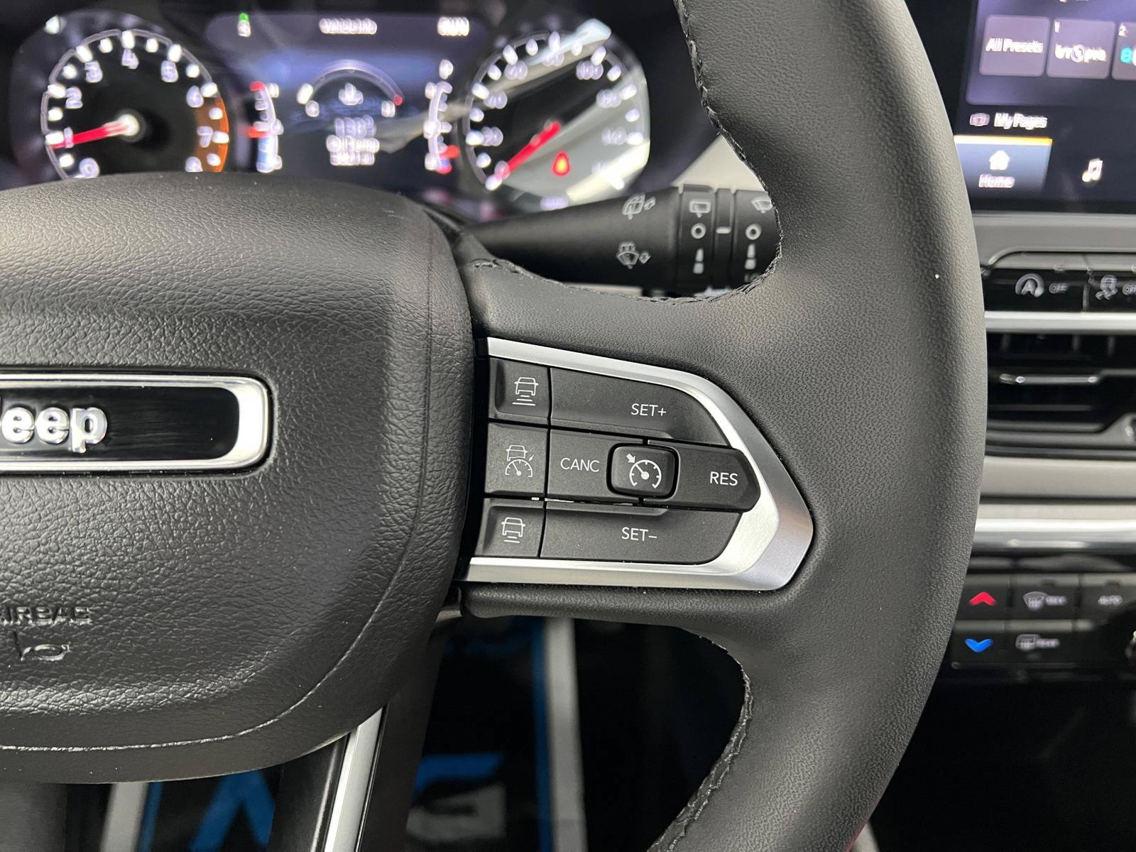 Used 2024 Jeep Compass Limited AWD/4WD image 28