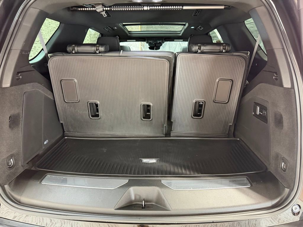 Used 2023 Cadillac Escalade Premium Luxury image 13