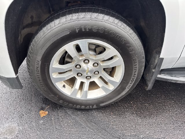 Used 2019 Chevrolet Suburban LT AWD/4WD image 27
