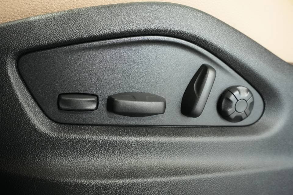 Certified 2026 Porsche Cayenne AWD/4WD image 35