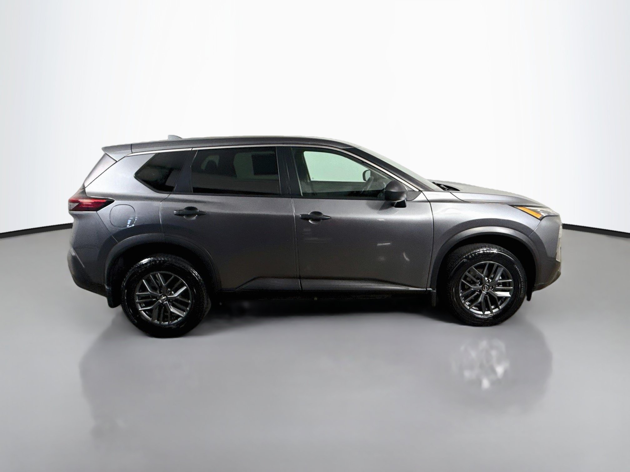 Used 2021 Nissan Rogue S FWD image 8