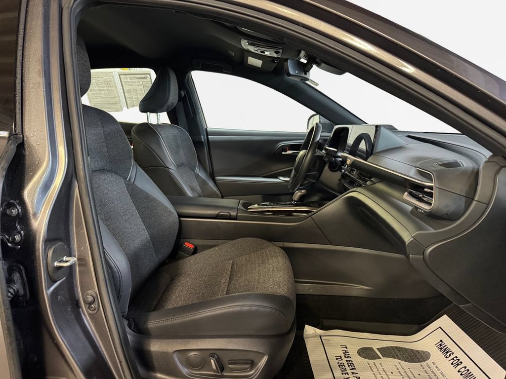 Used 2023 Toyota Crown AWD/4WD image 26
