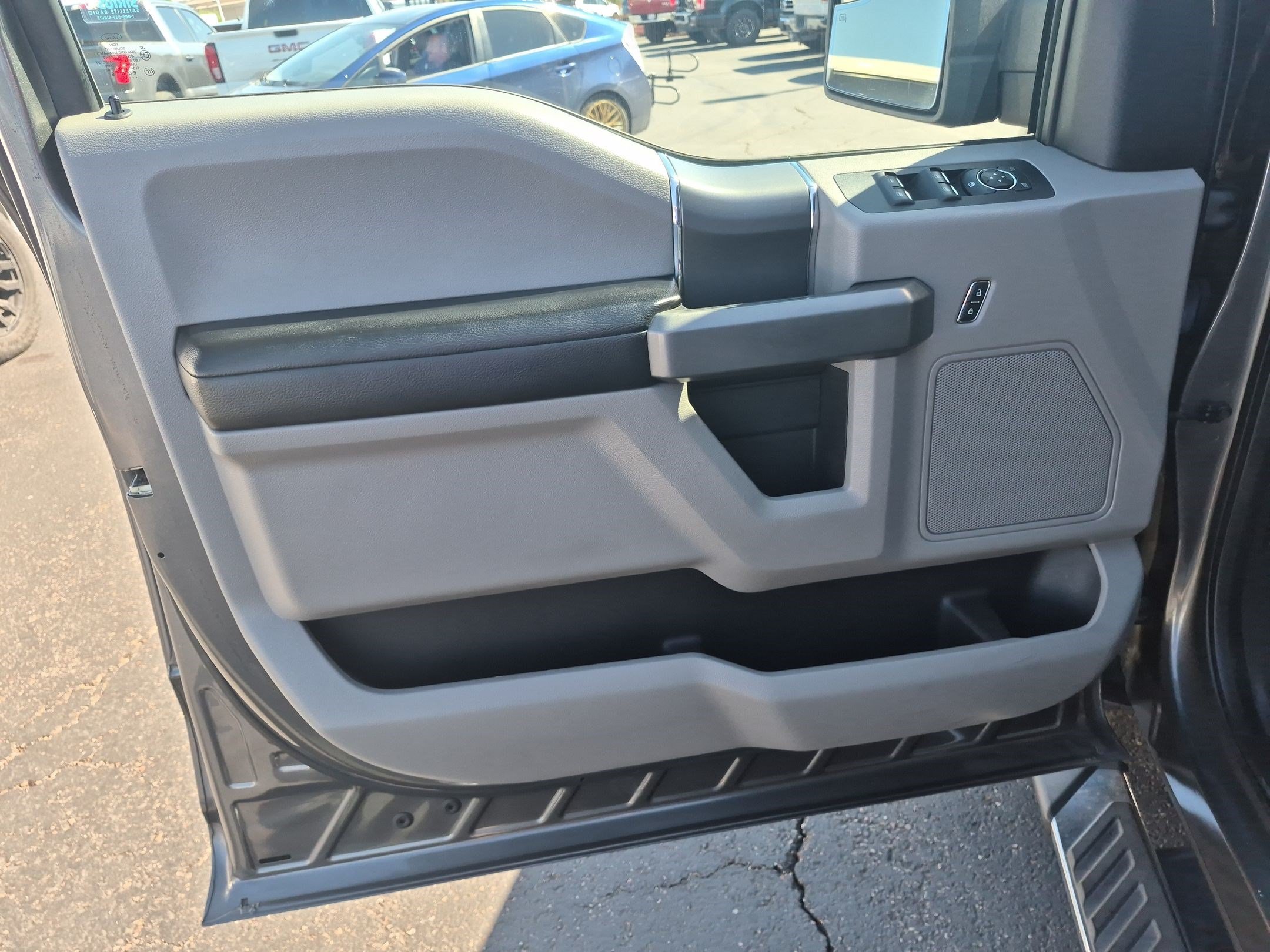Used 2016 Ford F150 XLT w/ Equipment Group 302A Luxury RWD image 12