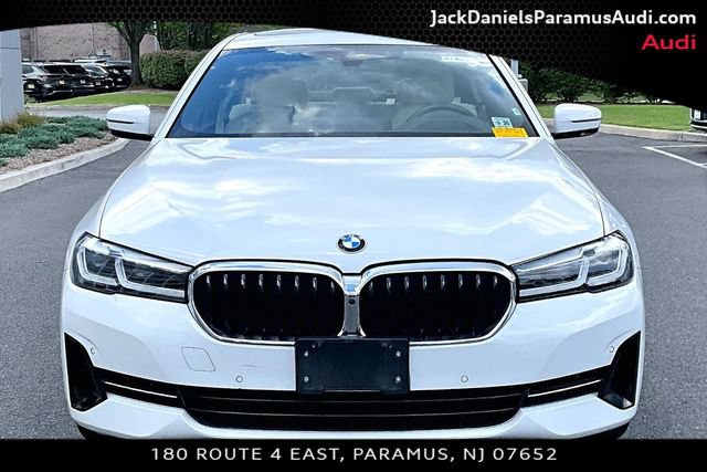 Used 2021 BMW 530e xDrive w/ Premium Package AWD/4WD image 3