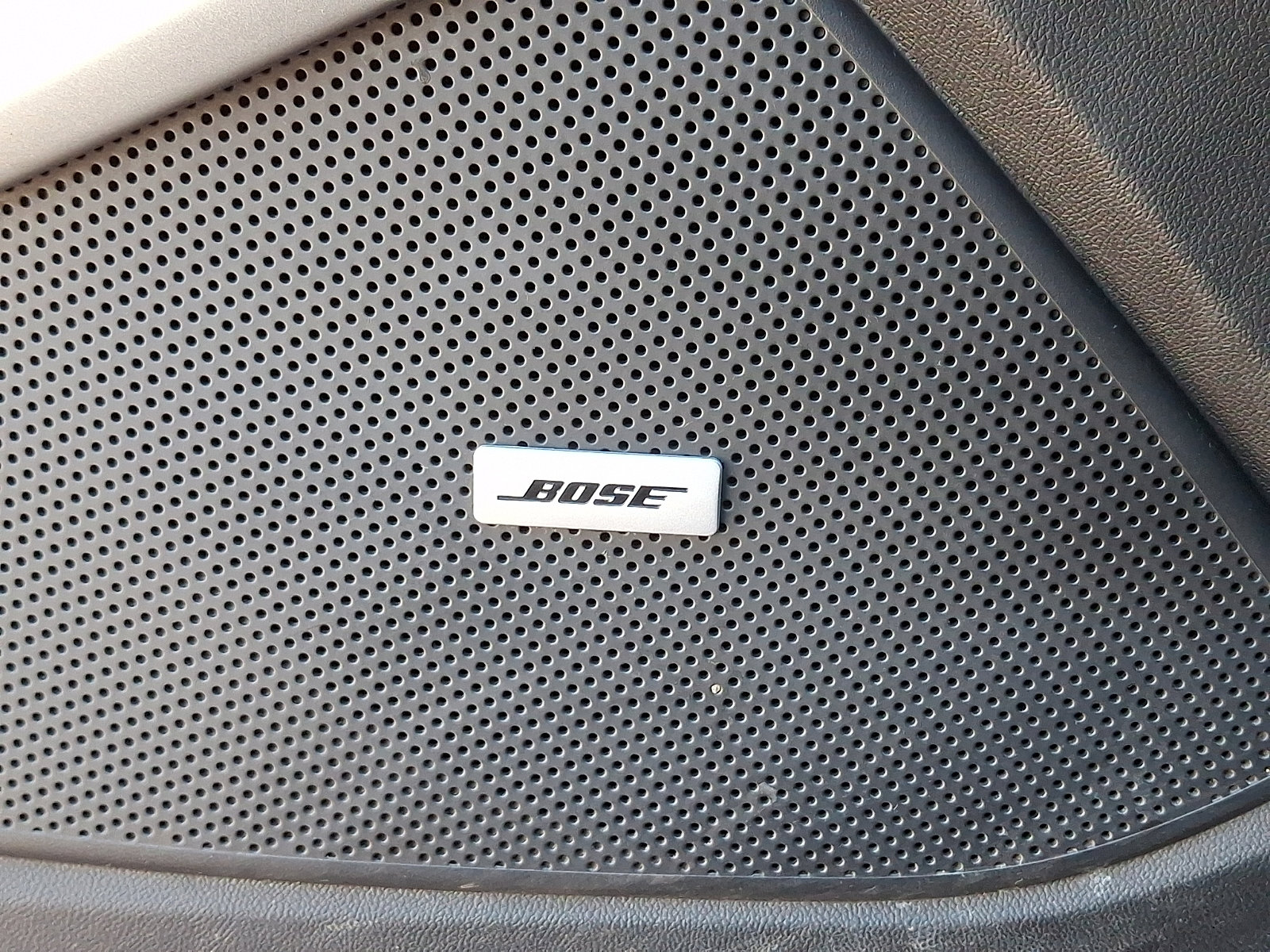 Used 2021 Chevrolet Camaro LT w/ Technology Package image 22