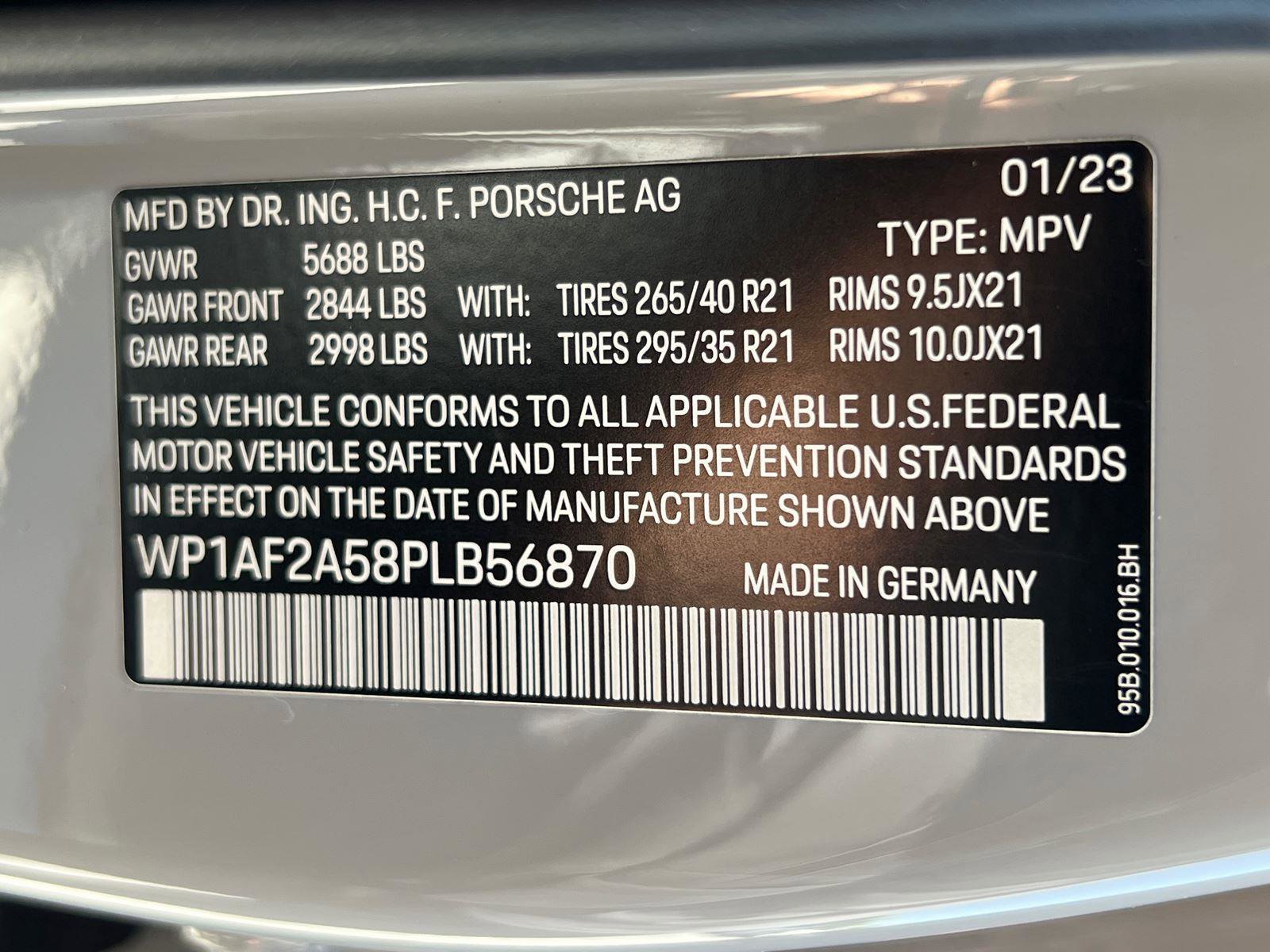 Used 2023 Porsche Macan GTS w/ Premium Package Plus AWD/4WD image 35