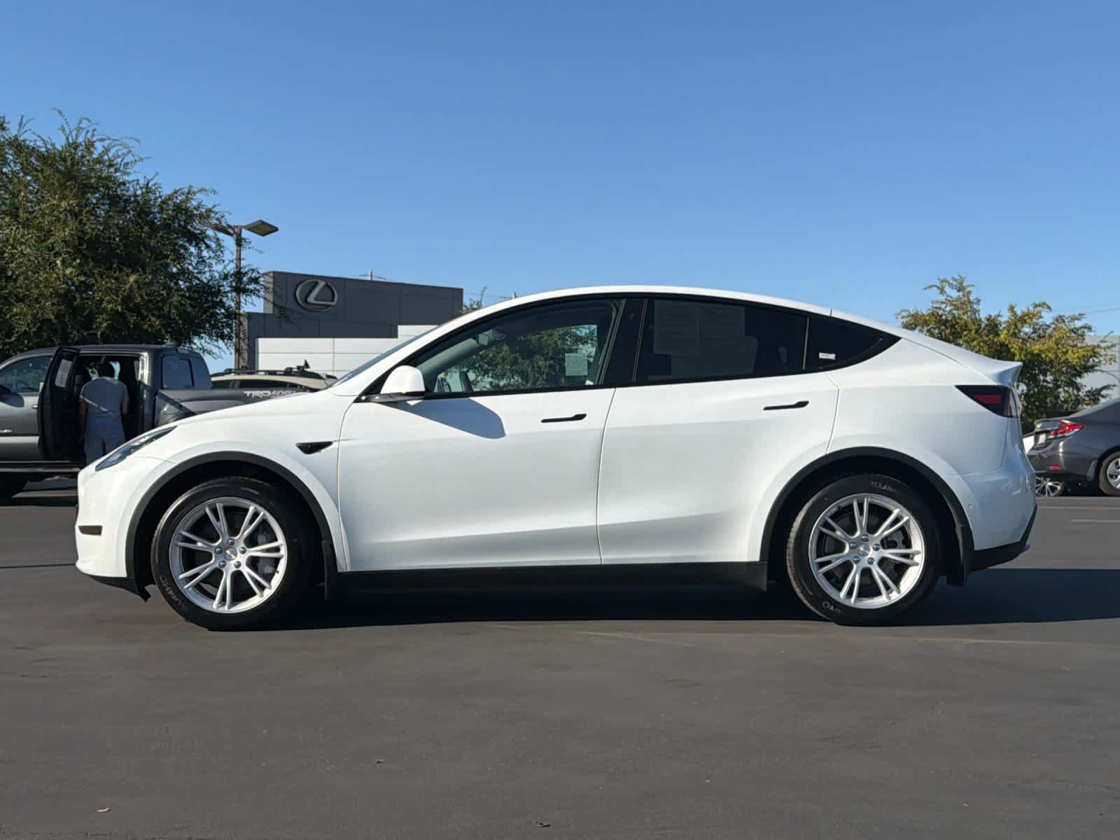 Used 2023 Tesla Model Y Long Range AWD/4WD image 9