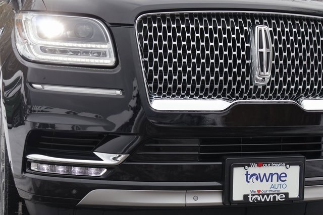 Used 2021 Lincoln Navigator Reserve image 12