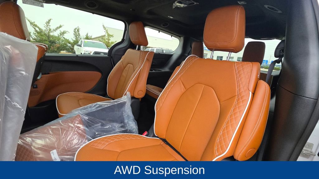 New 2026 Chrysler Pacifica Pinnacle image 14