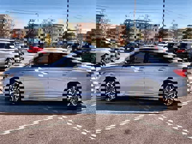 Used 2019 Honda Accord Touring image 3