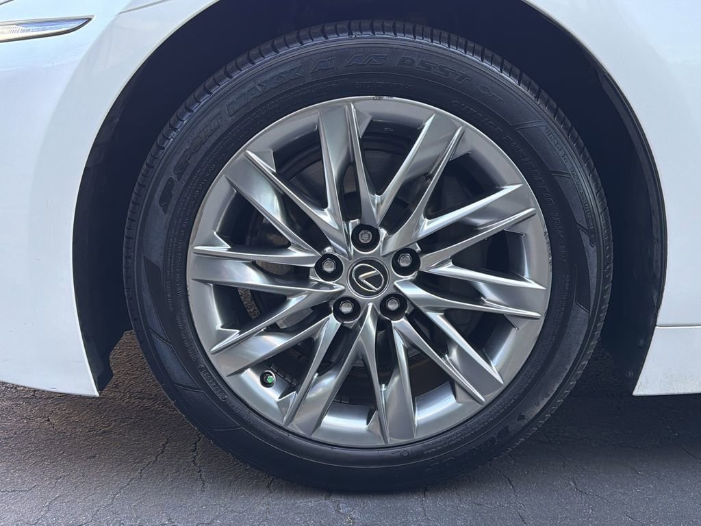 Used 2018 Lexus LS 500 w/ Accessory Package (Z2) image 11