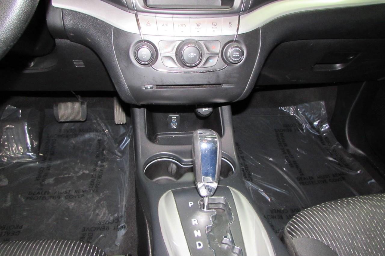 Used 2017 Dodge Journey SE w/ Flexible Seating Group image 21